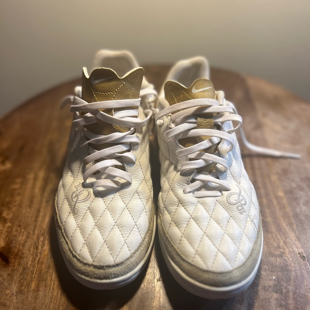 RARE: White / Gold Nike TiempoX Ronaldinho Indoor Soccer cleats